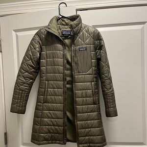 Patagonia XS Patagonia Womens Radalie Insulated Puffer, EUC,  XS. Olive green.